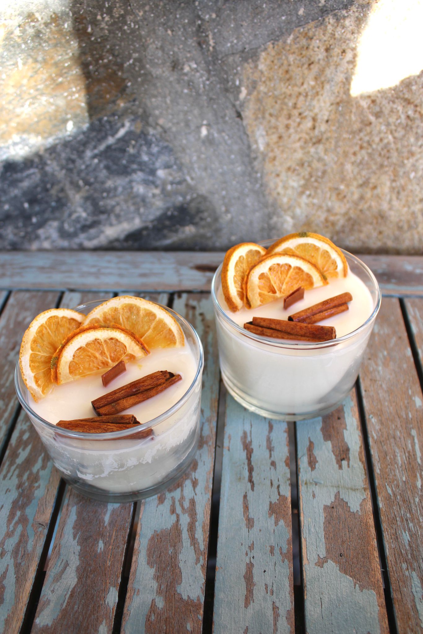 Vela de canela y naranja en vaso de cristal - Imagen 2
