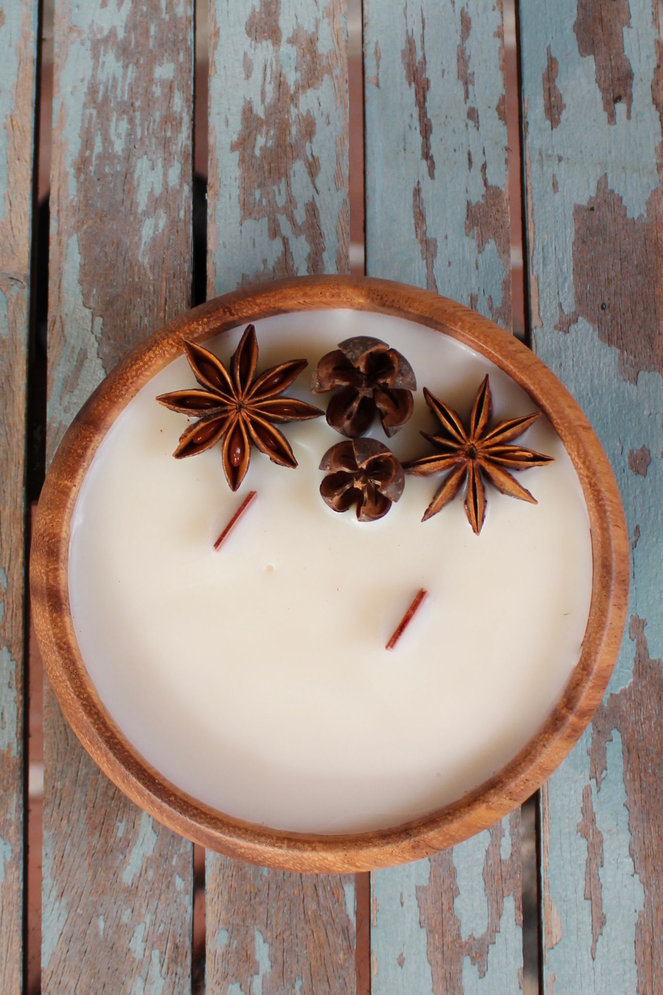 Vela de vainilla y caramelo 12x4cm - Imagen 3