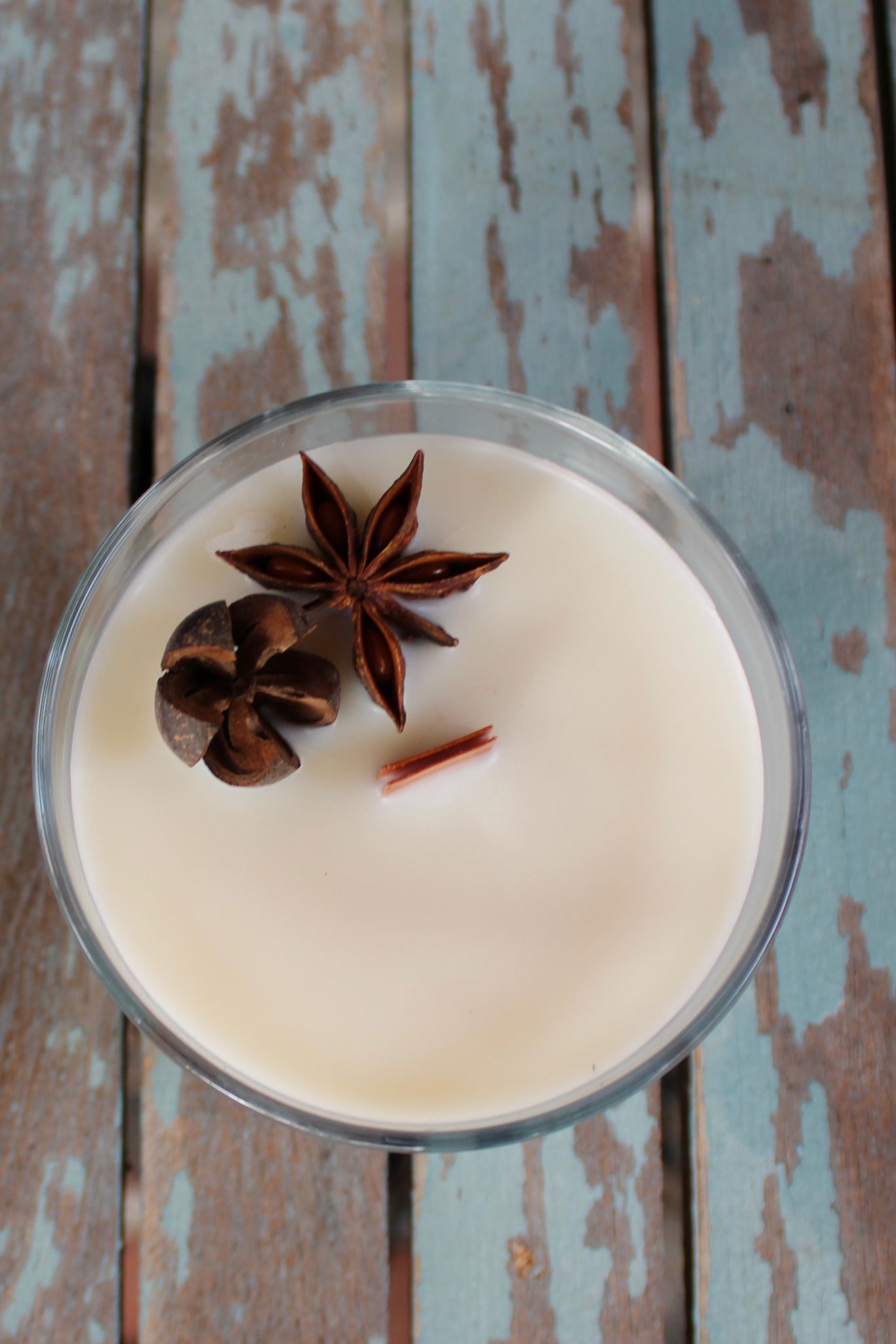 Vela de vainilla y caramelo en vaso de cristal - Imagen 3